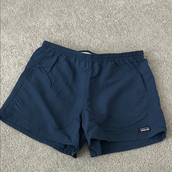 Patagonia Pants - Patagonia Women's Baggies™ Shorts - 5" size Large Navy blue